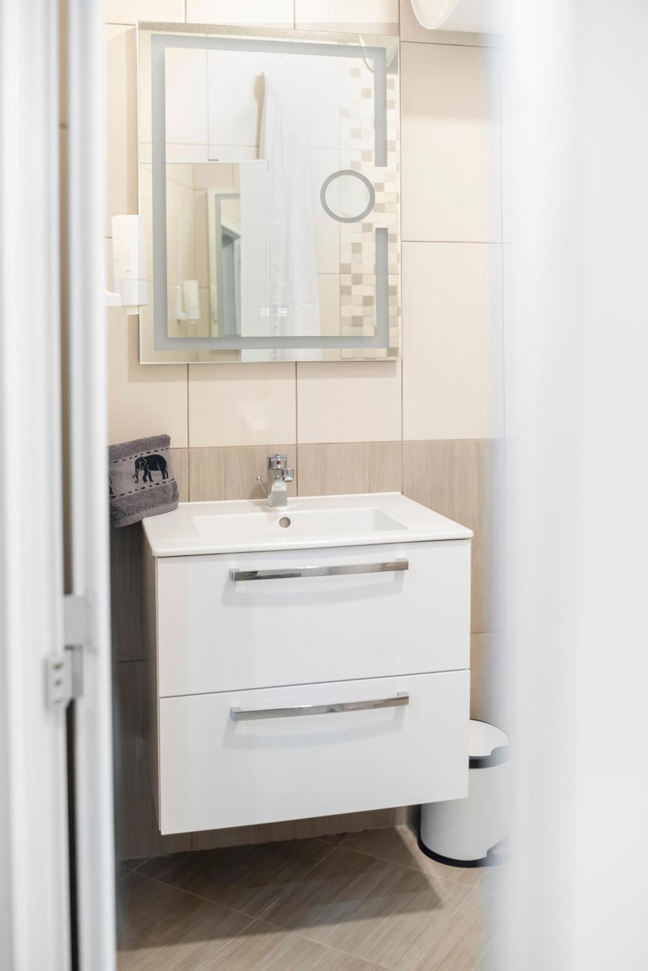 Mdm Apartment City Center Felicita Deluxe Ruse Eksteriør bilde
